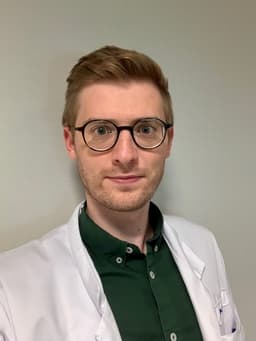 dr. Xavier Hoste